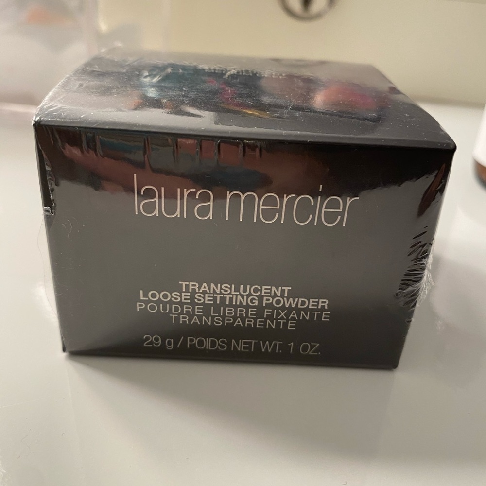 Laura Mercier loose powder medium deep